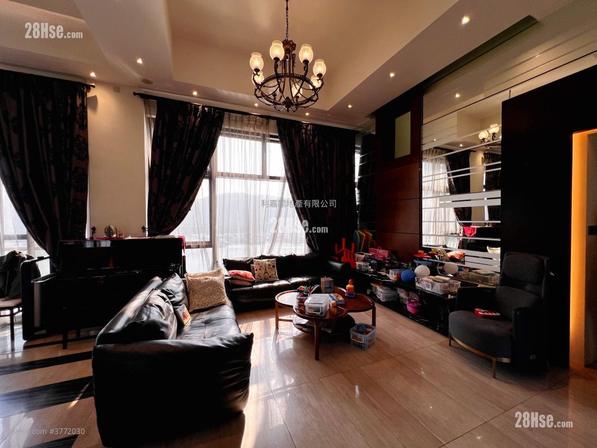 Long Beach Gardens Sell 4 Bedrooms , 3 Bathrooms 2,157 ft²