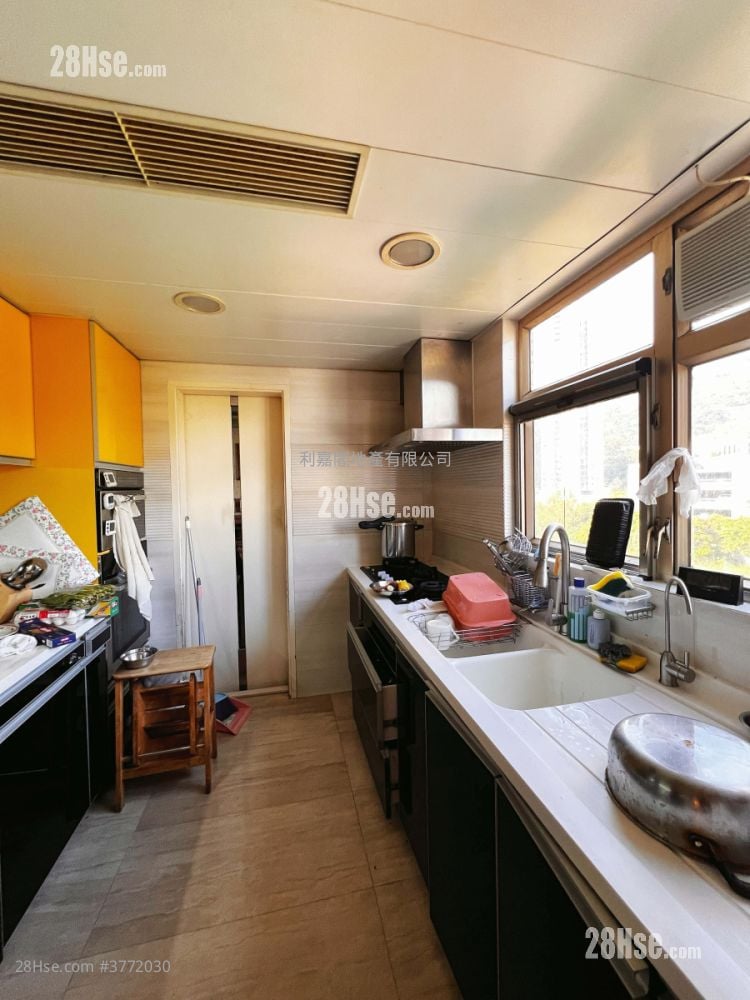 Long Beach Gardens Sell 4 Bedrooms , 3 Bathrooms 2,157 ft²