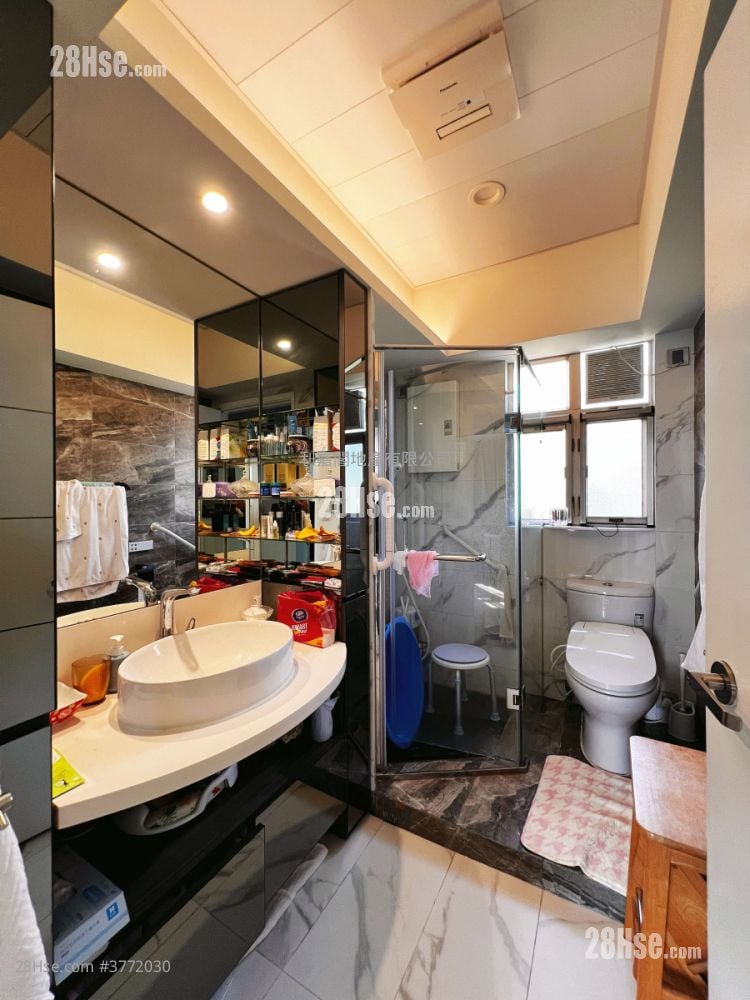 Long Beach Gardens Sell 4 Bedrooms , 3 Bathrooms 2,157 ft²