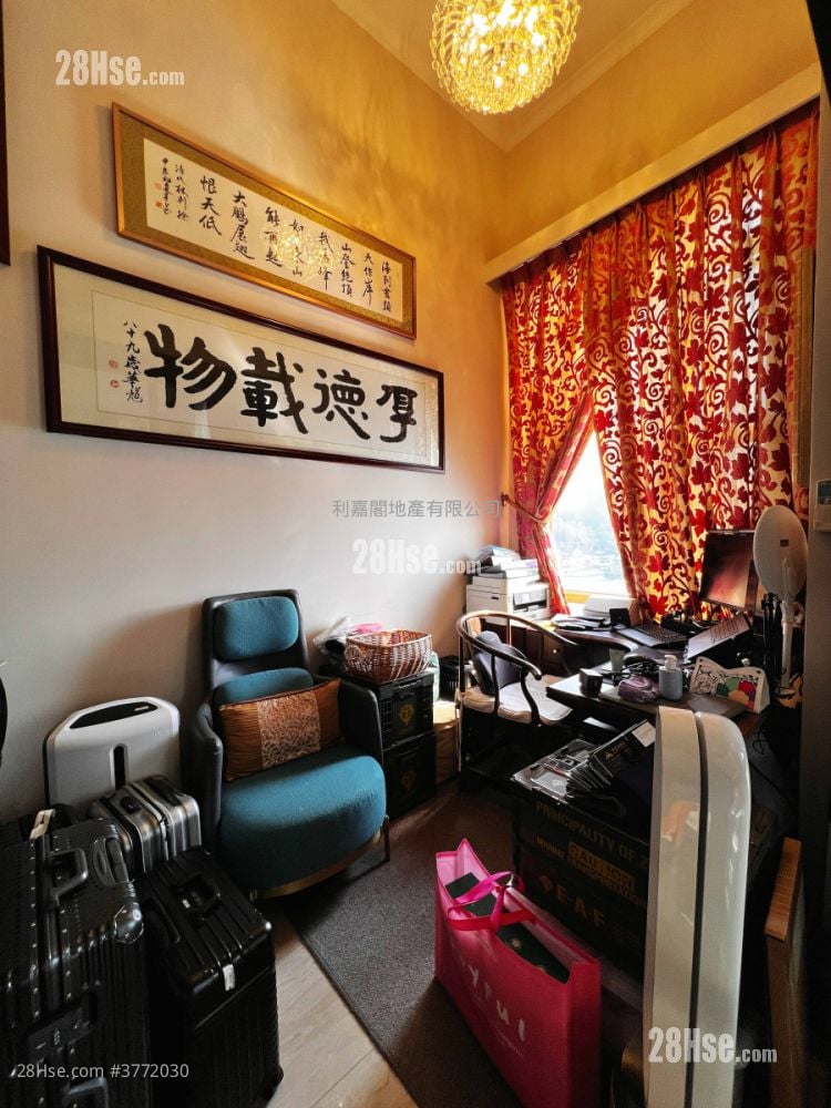 Long Beach Gardens Sell 4 Bedrooms , 3 Bathrooms 2,157 ft²