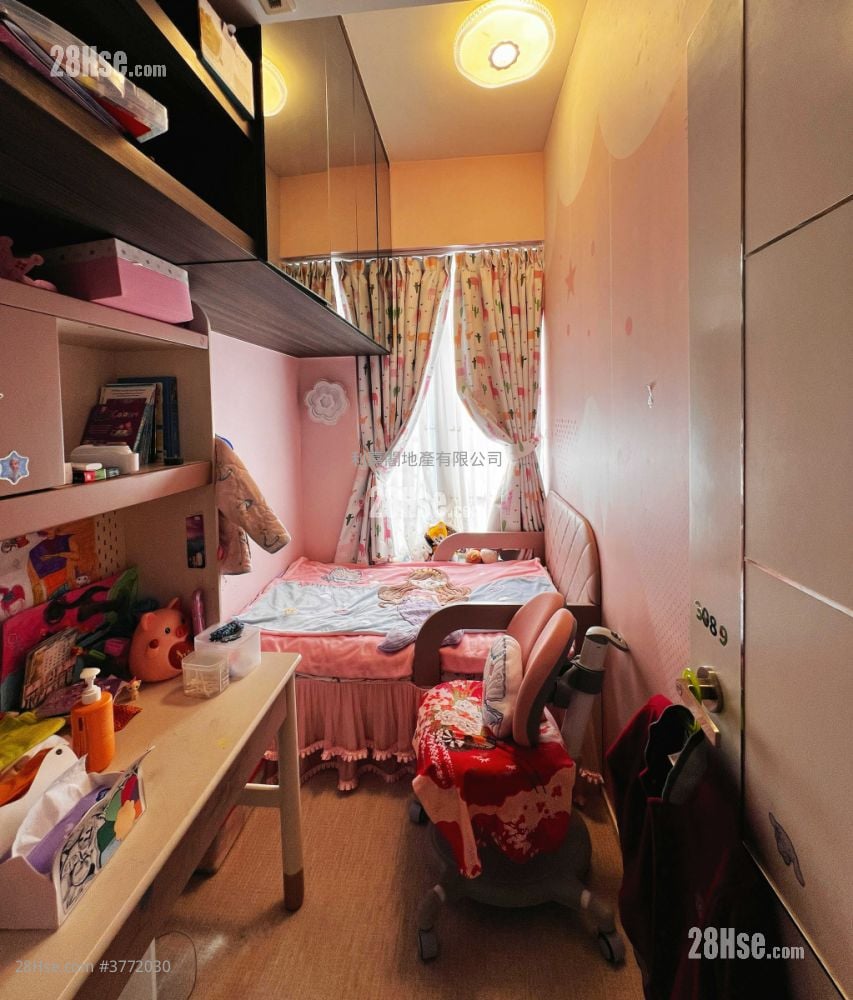 Long Beach Gardens Sell 4 Bedrooms , 3 Bathrooms 2,157 ft²