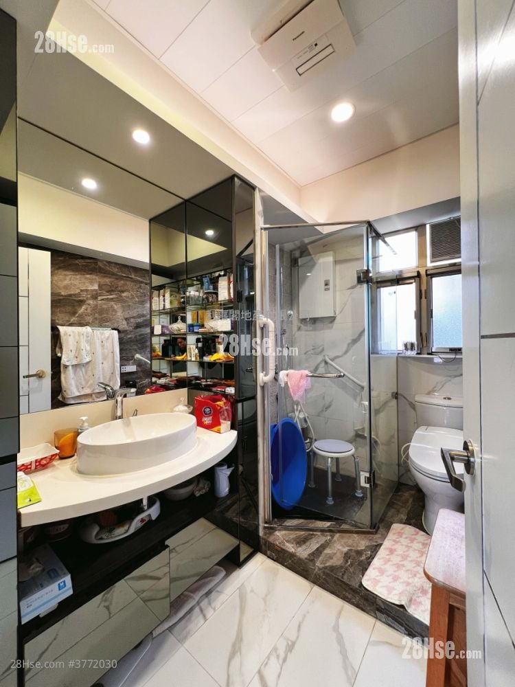 Long Beach Gardens Sell 4 Bedrooms , 3 Bathrooms 2,157 ft²