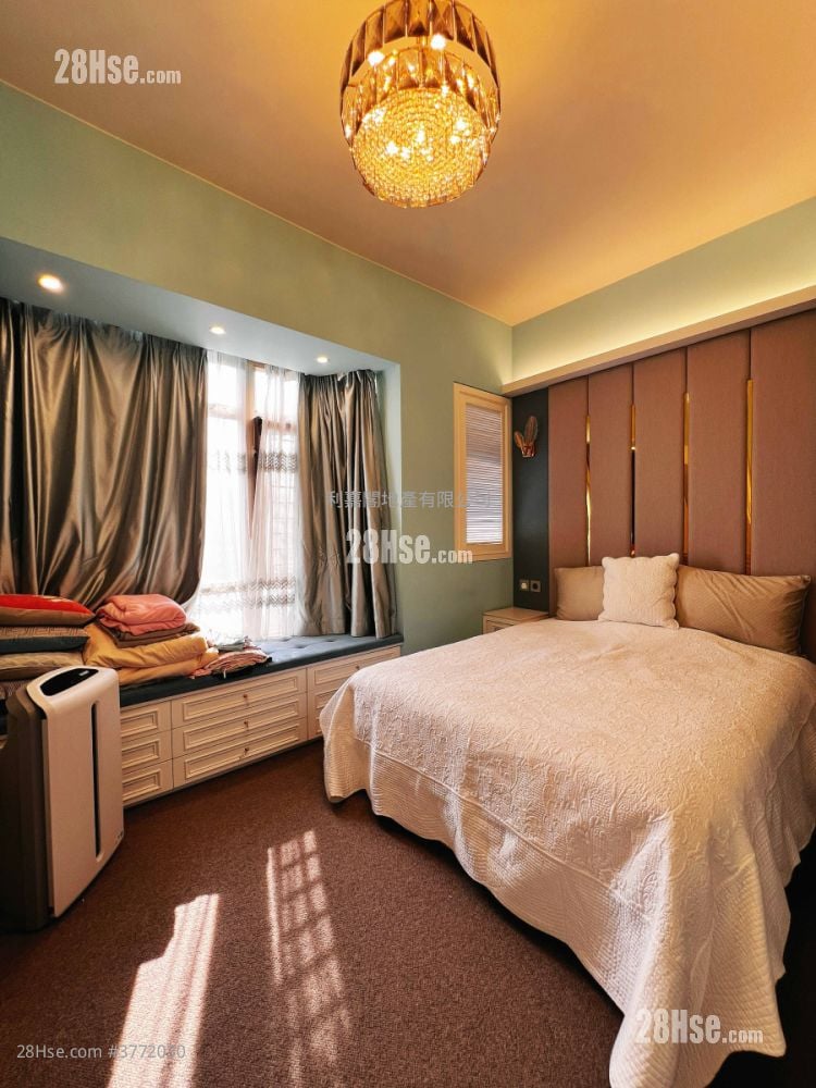 Long Beach Gardens Sell 4 Bedrooms , 3 Bathrooms 2,157 ft²