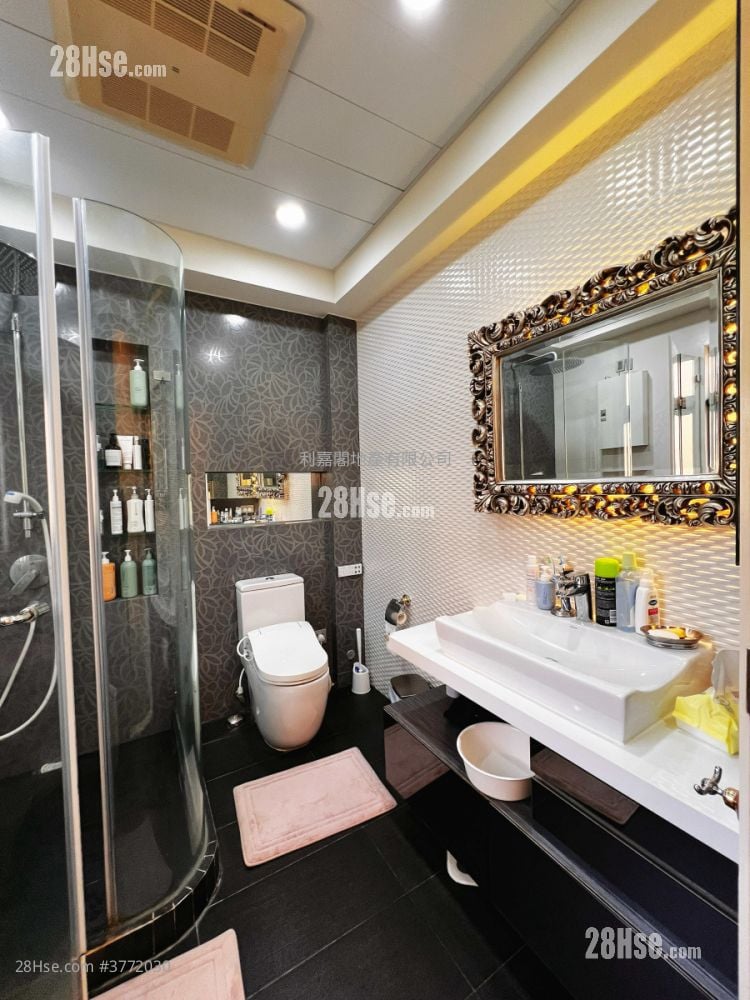 Long Beach Gardens Sell 4 Bedrooms , 3 Bathrooms 2,157 ft²