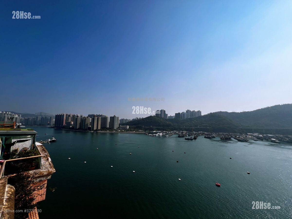 Long Beach Gardens Sell 4 Bedrooms , 3 Bathrooms 2,157 ft²