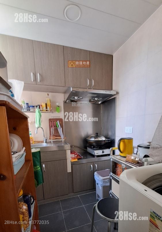 Sheung Chui Court Sell 2 Bedrooms 511 ft²