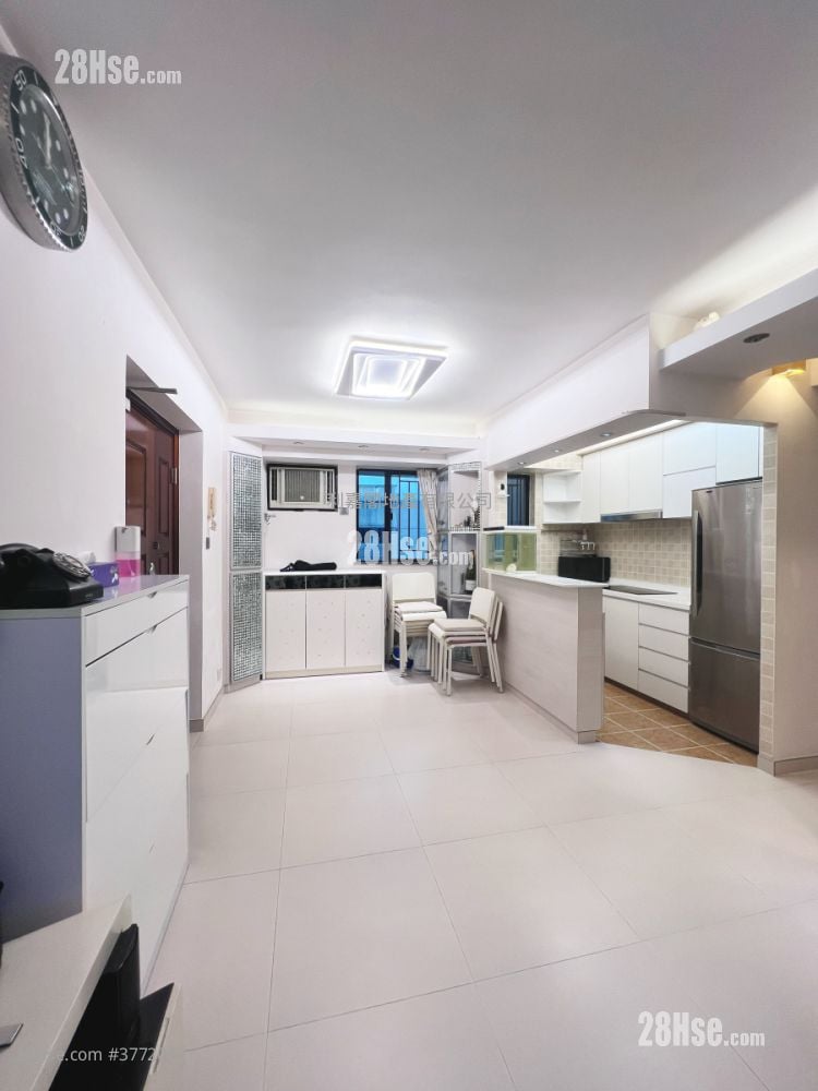 living room: Hanley Villa Sell 2 Bedrooms , 1 Bathroom 485 ft²