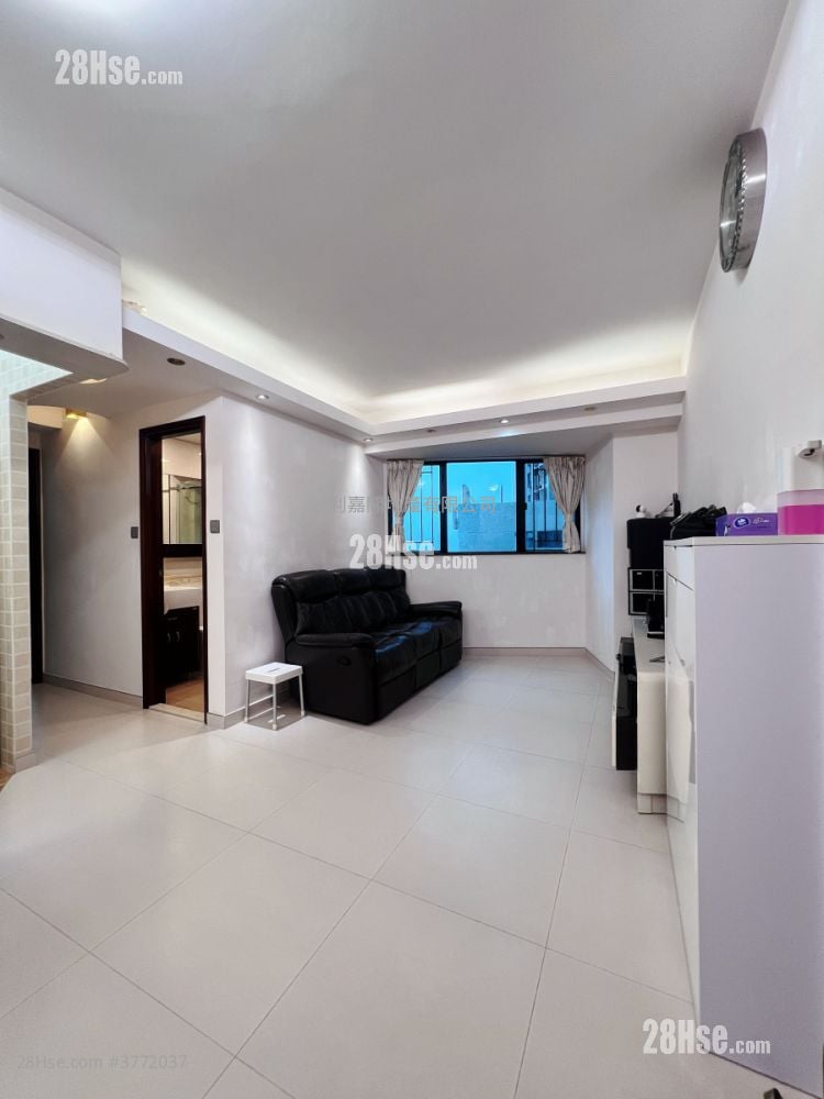 living room: Hanley Villa Sell 2 Bedrooms , 1 Bathroom 485 ft²