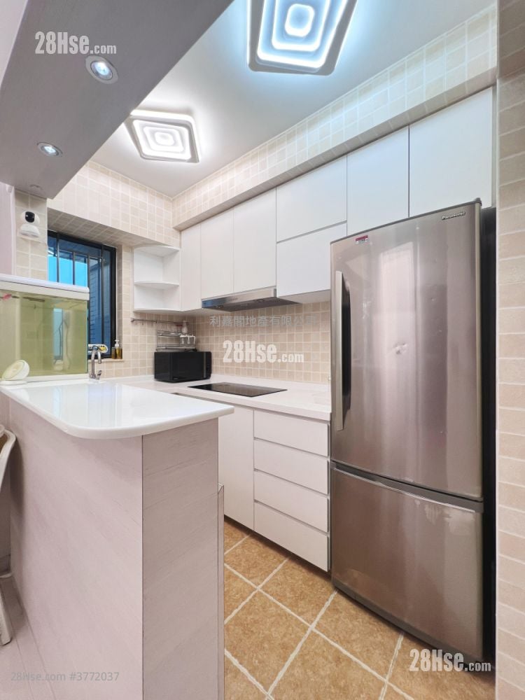 kitchen: Hanley Villa Sell 2 Bedrooms , 1 Bathroom 485 ft²