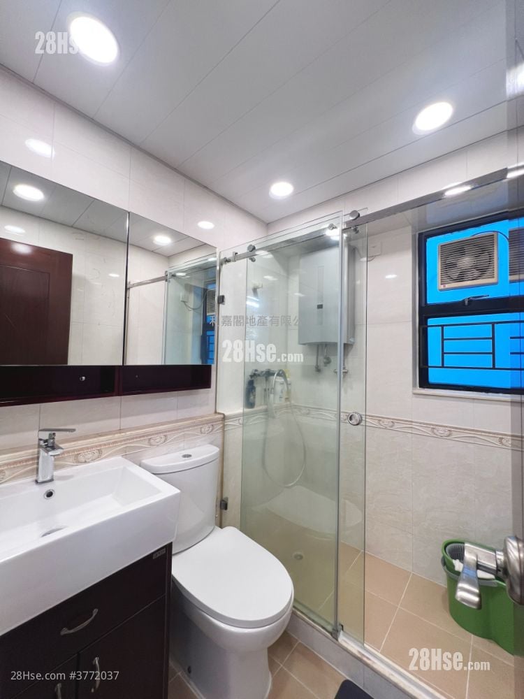 bathroom: Hanley Villa Sell 2 Bedrooms , 1 Bathroom 485 ft²