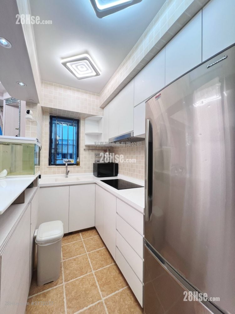 kitchen: Hanley Villa Sell 2 Bedrooms , 1 Bathroom 485 ft²