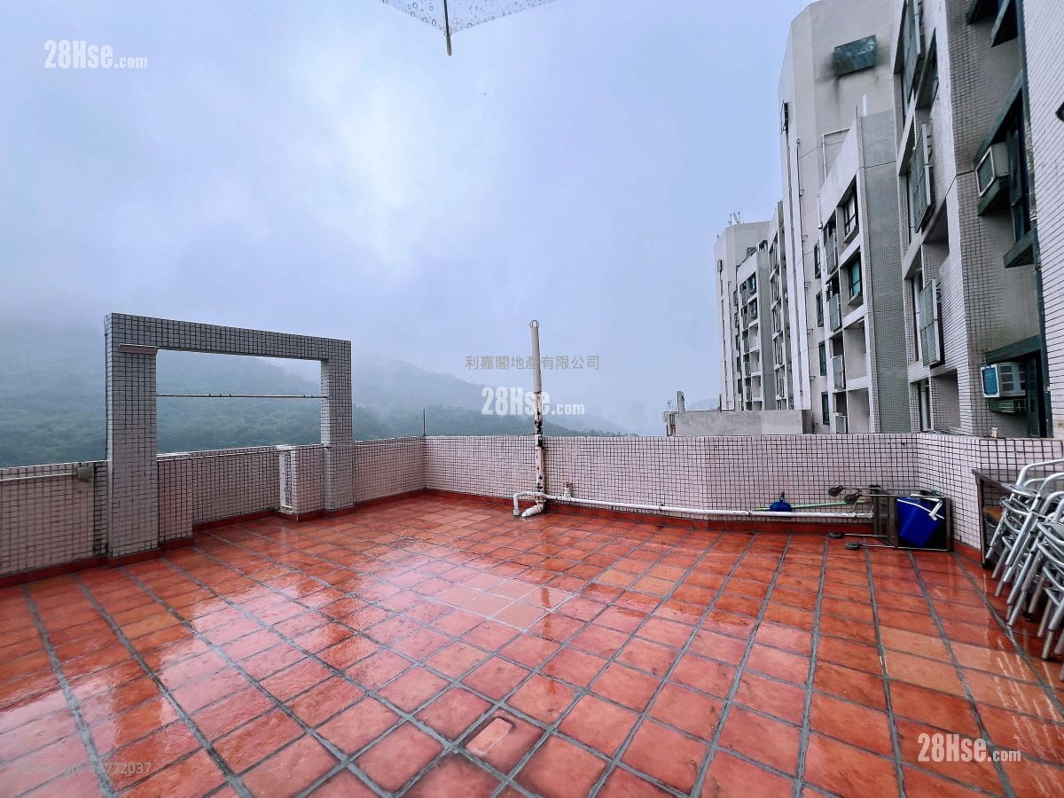 rooftoop: Hanley Villa Sell 2 Bedrooms , 1 Bathroom 485 ft²