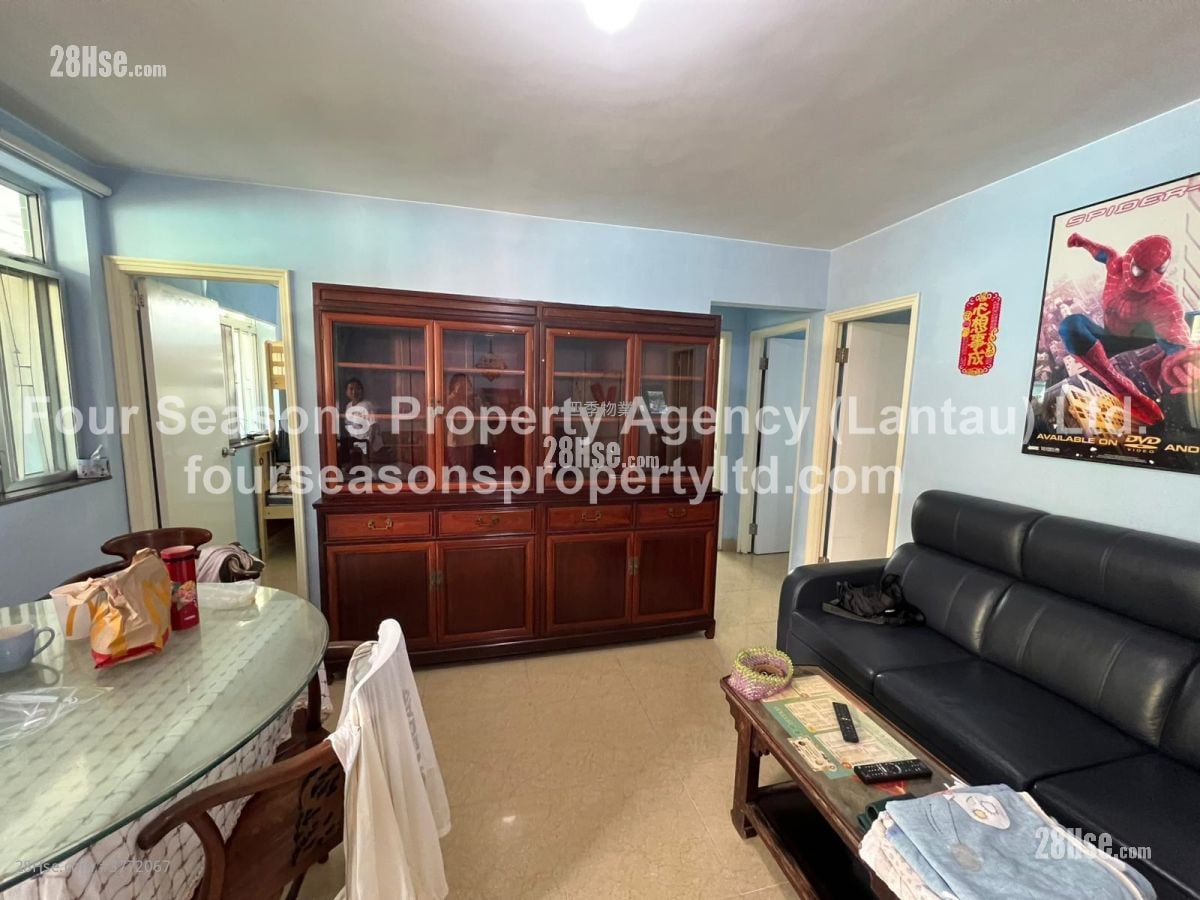 村屋 售盘 3 房 , 2 浴室 700 平方尺