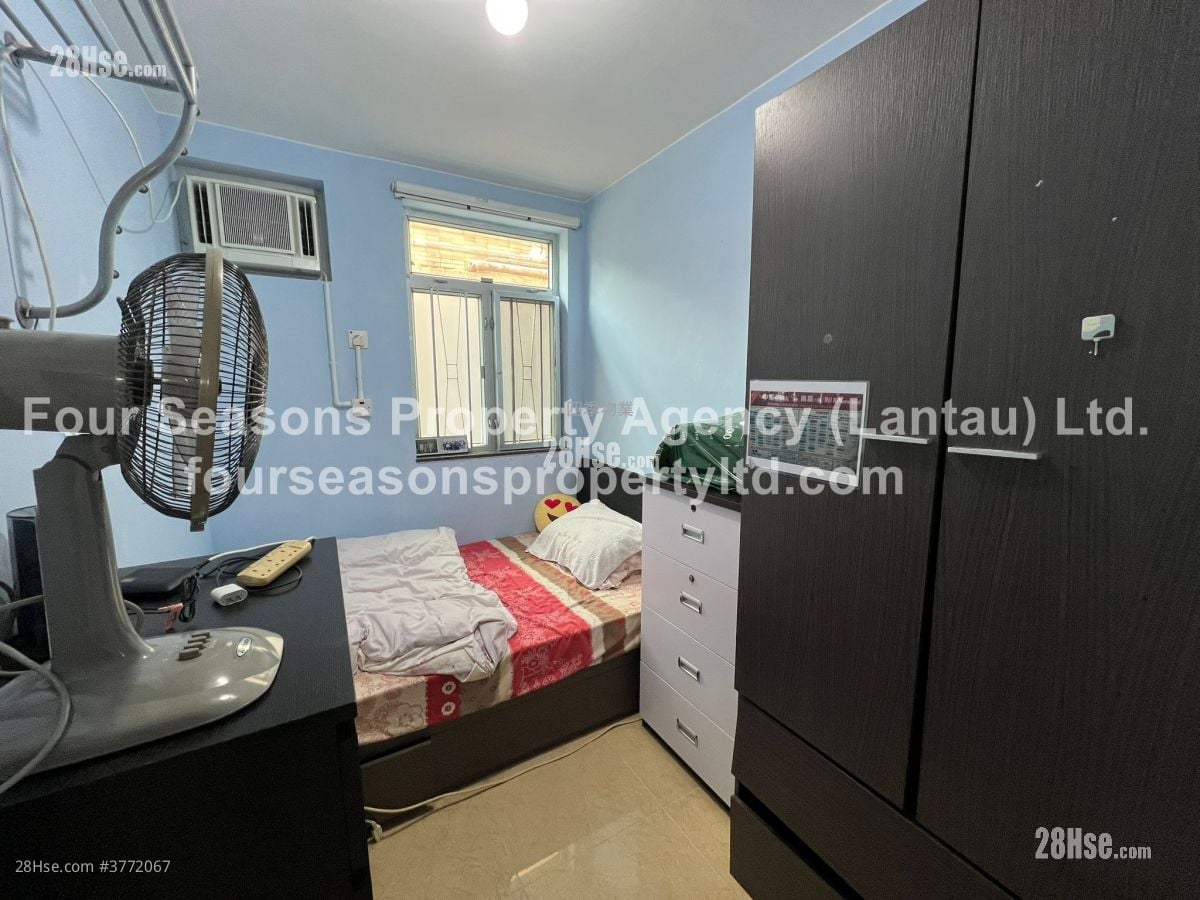 村屋 售盘 3 房 , 2 浴室 700 平方尺