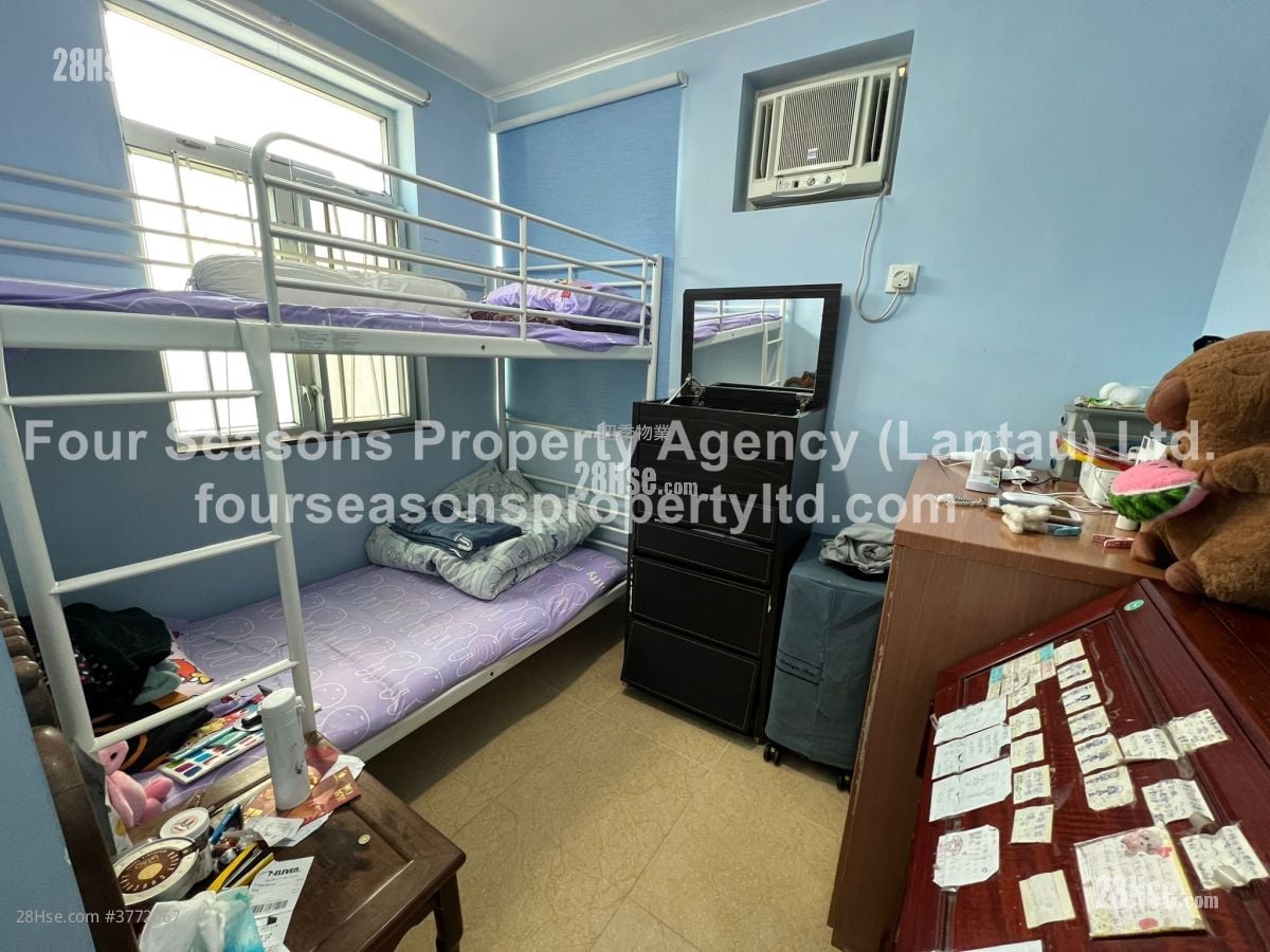 村屋 售盘 3 房 , 2 浴室 700 平方尺