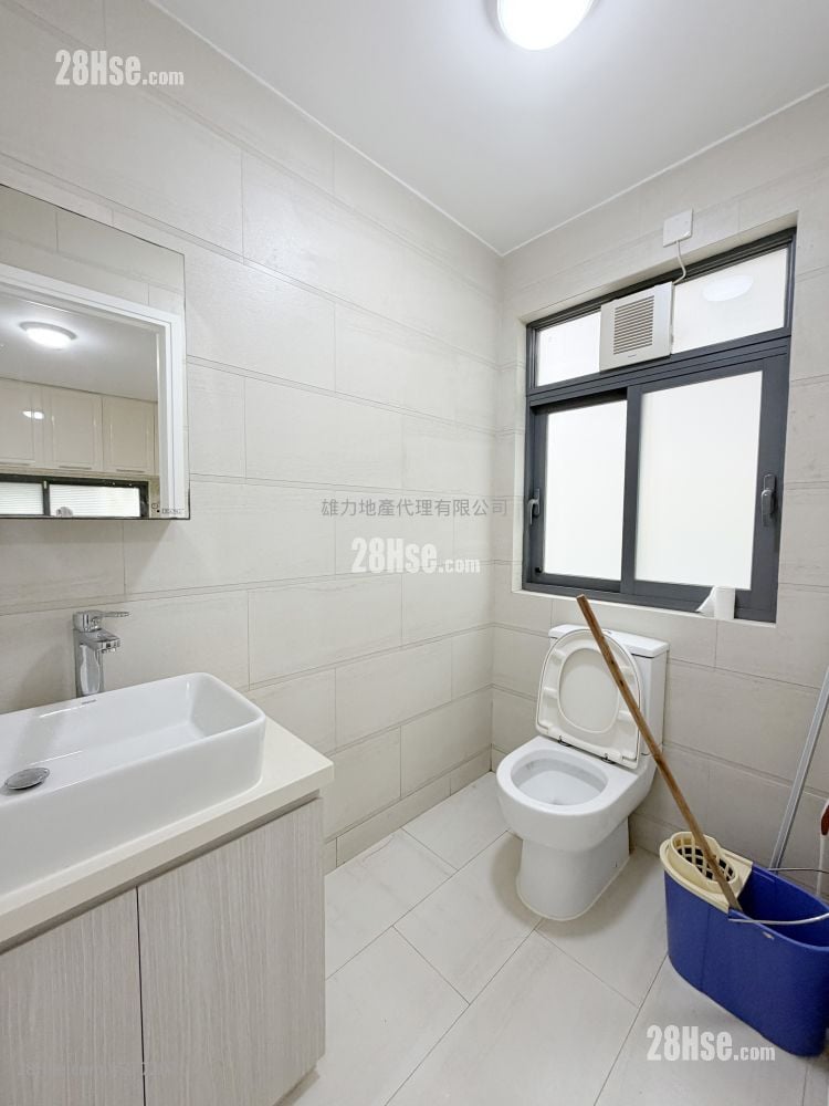 村屋 租盘 4 房 , 3 浴室 1,400 平方尺