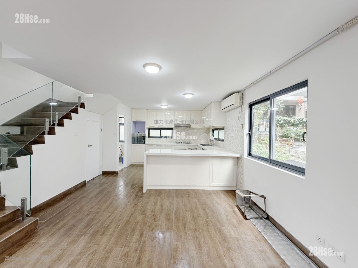 村屋 租盘 4 房 , 3 浴室 1,400 平方尺