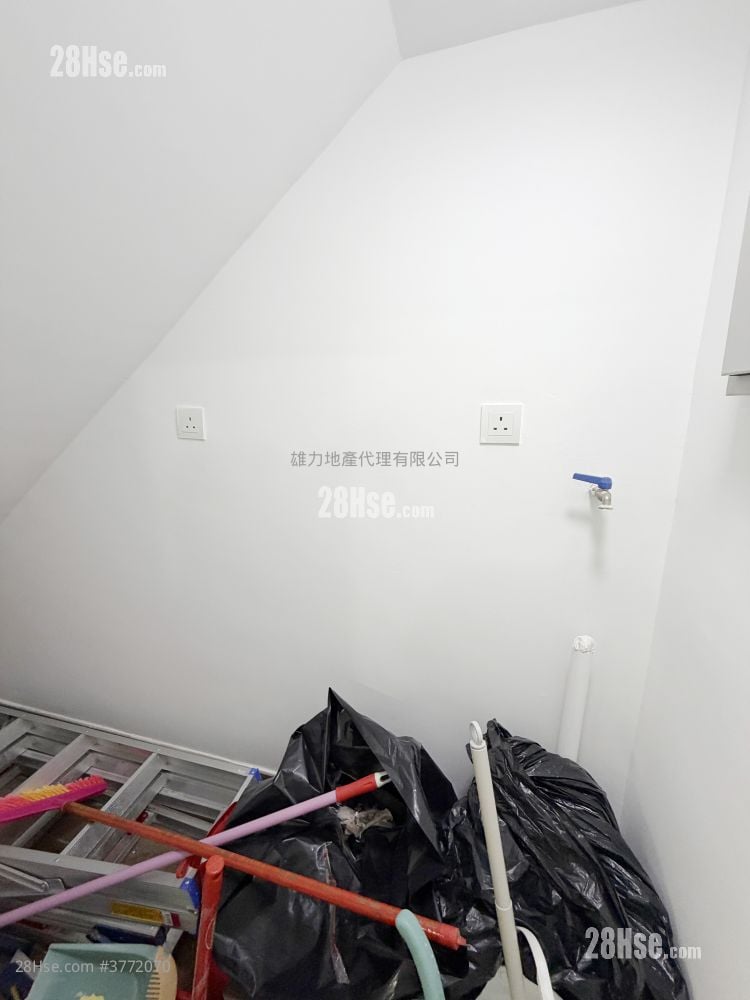 村屋 租盘 4 房 , 3 浴室 1,400 平方尺