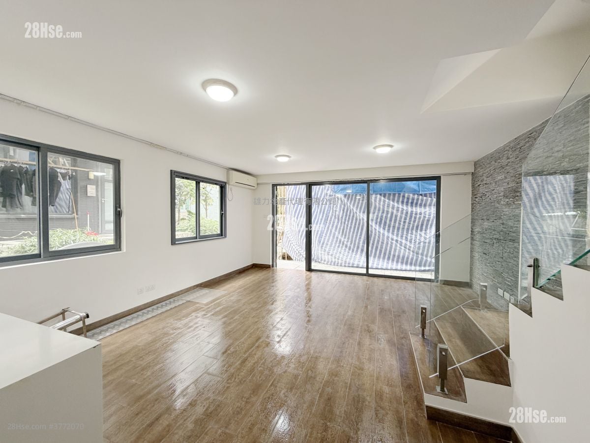 村屋 租盘 4 房 , 3 浴室 1,400 平方尺