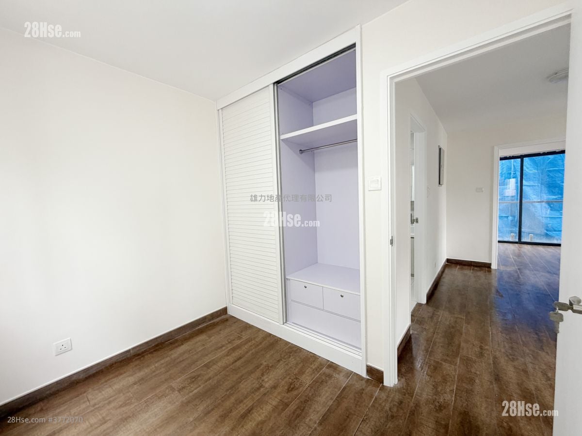 村屋 租盘 4 房 , 3 浴室 1,400 平方尺