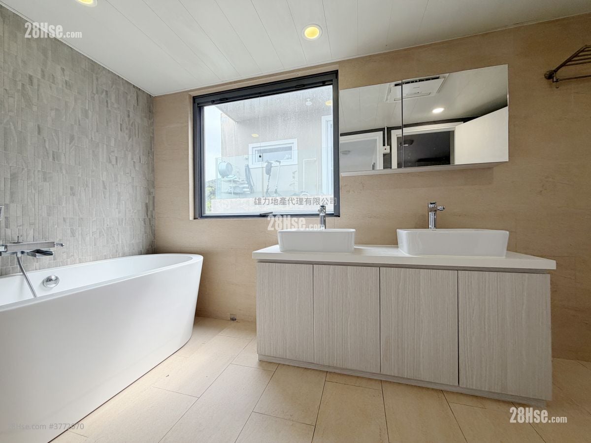 村屋 租盘 4 房 , 3 浴室 1,400 平方尺