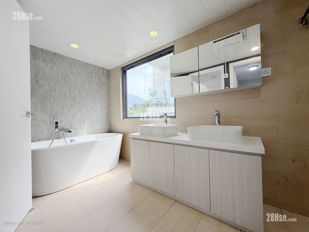 村屋 租盘 4 房 , 3 浴室 1,400 平方尺