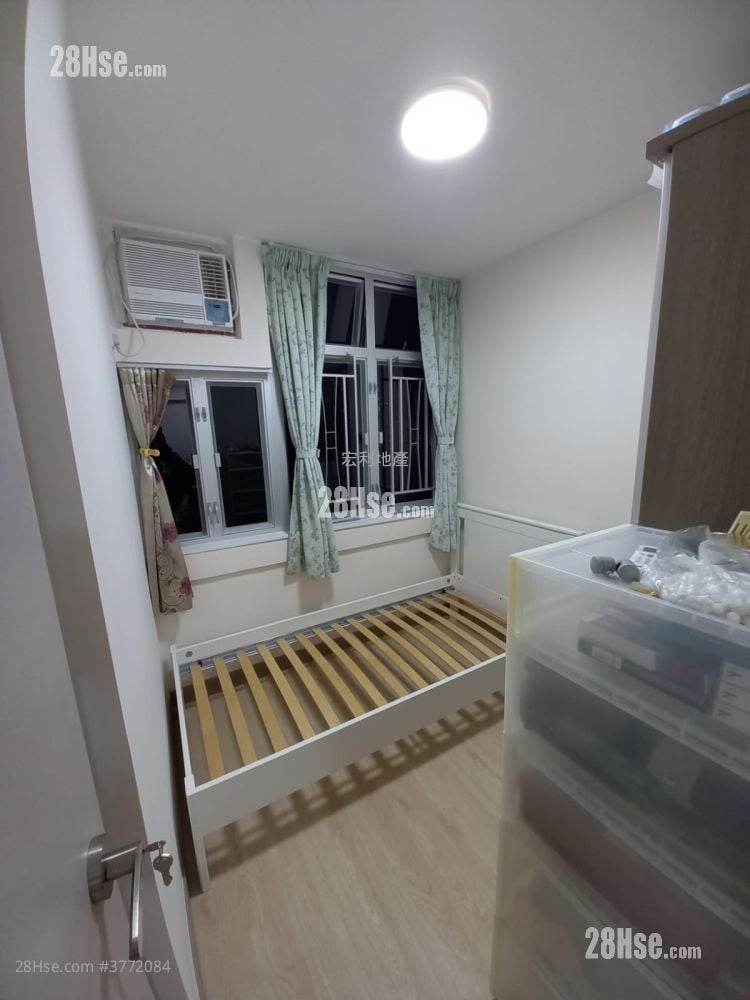 峰华邨 售盘 2 房 , 1 浴室 385 平方尺