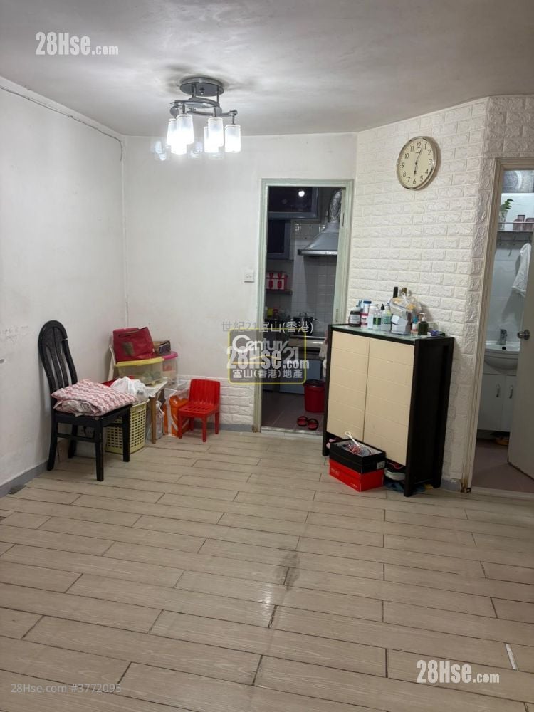 凤德邨 售盘 2 房 , 1 浴室 445 平方尺