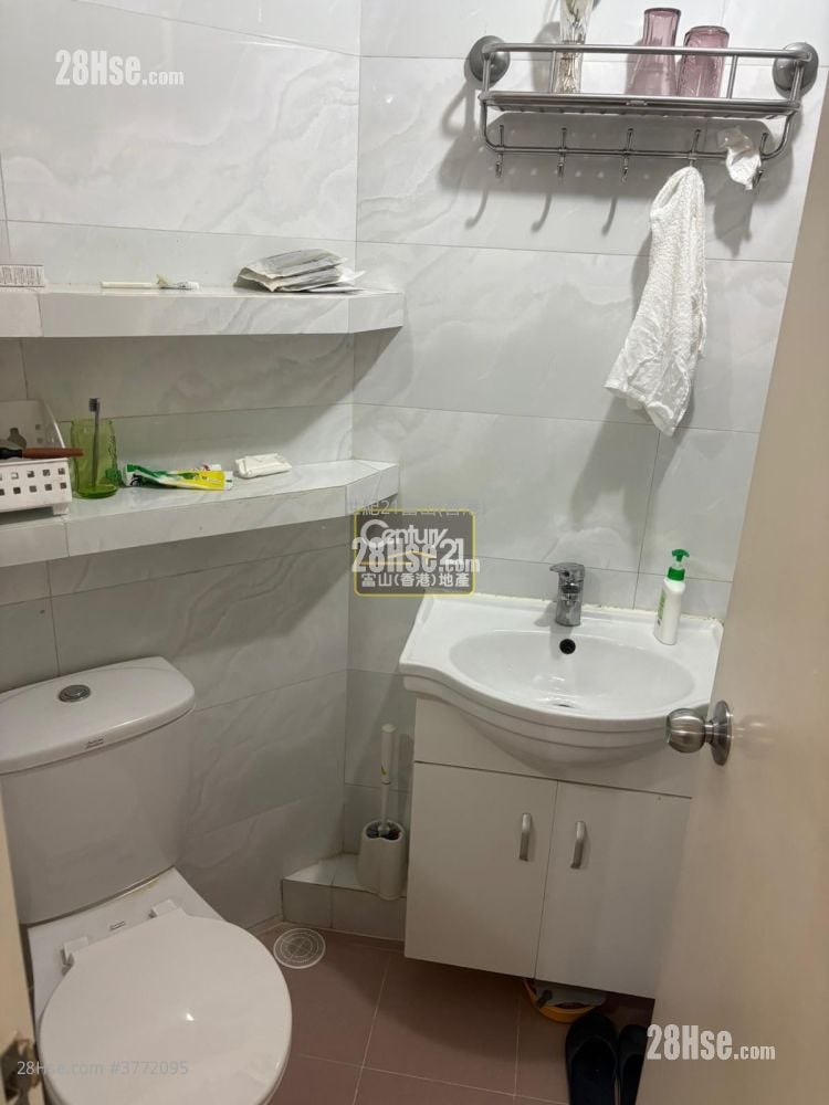 凤德邨 售盘 2 房 , 1 浴室 445 平方尺