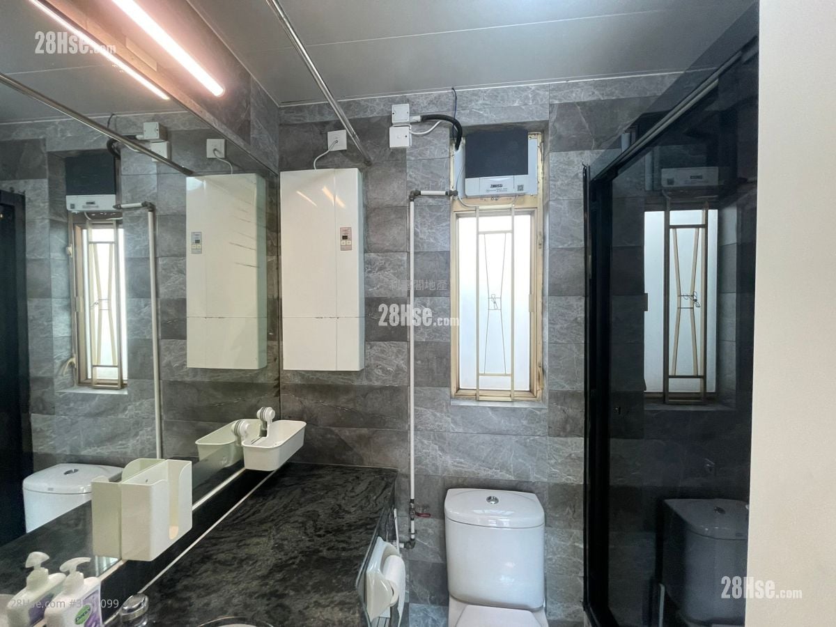 Classical Gardens Sell 4 Bedrooms , 2 Bathrooms 888 ft²