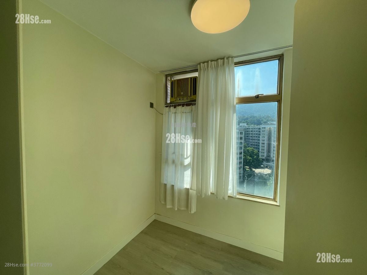 Classical Gardens Sell 4 Bedrooms , 2 Bathrooms 888 ft²