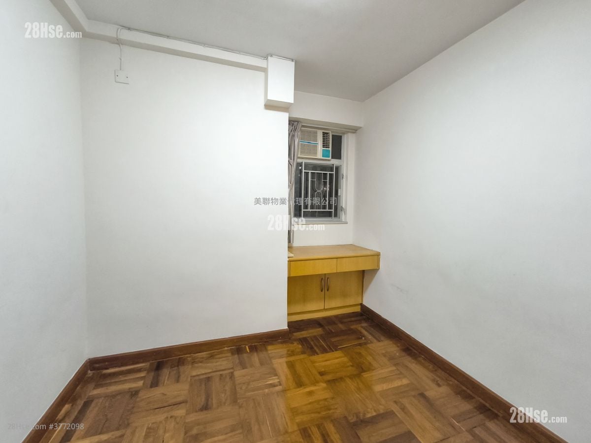 美孚新邨 售盘 2 房 , 1 浴室 533 平方尺