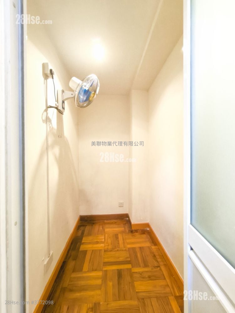 美孚新邨 售盘 2 房 , 1 浴室 533 平方尺