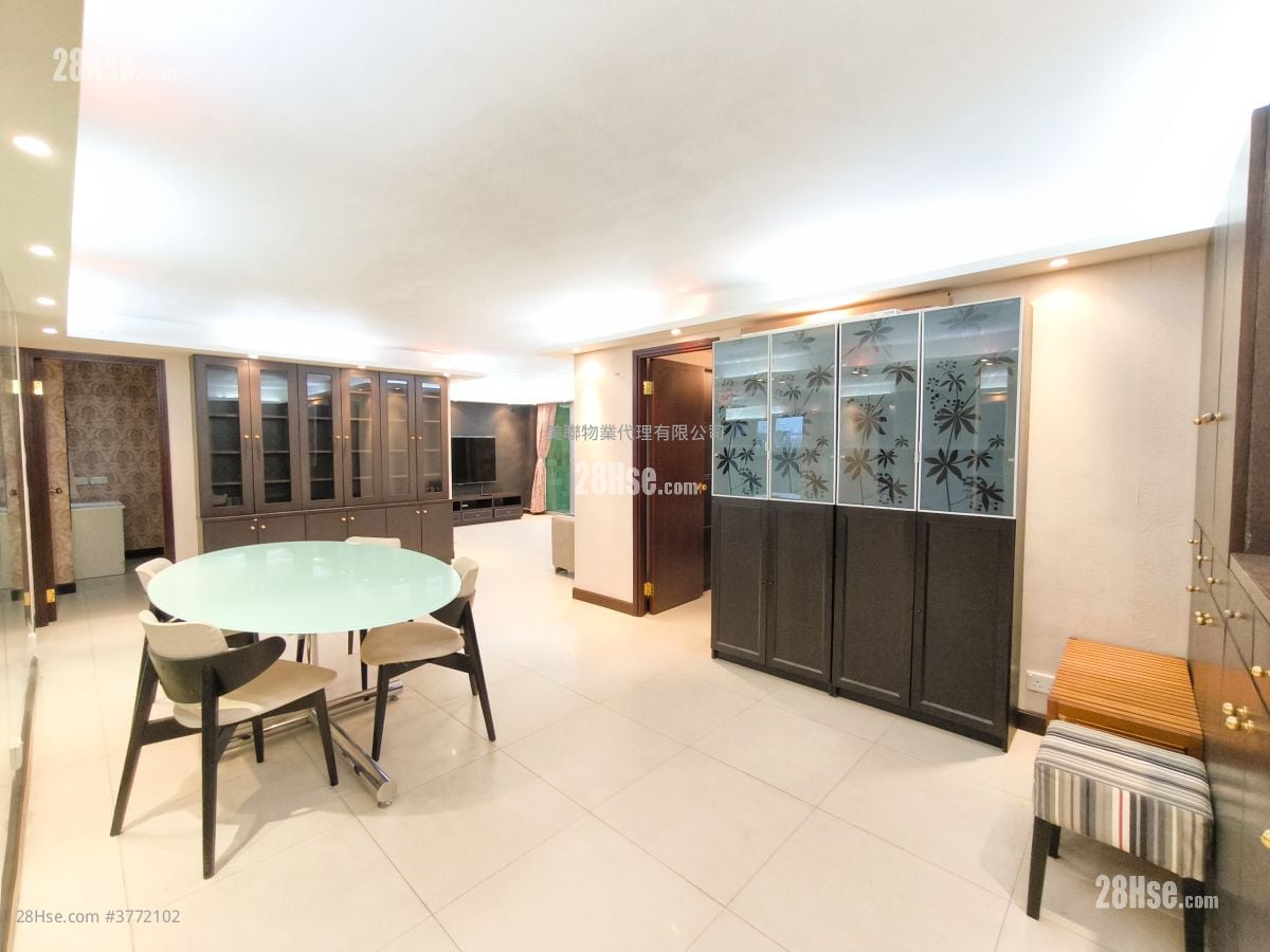 美孚新邨 售盘 4 房 , 2 浴室 1,327 平方尺