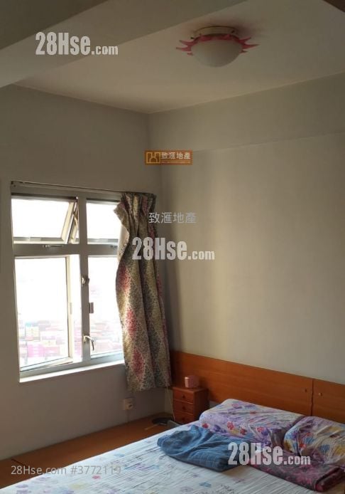 Yuet Lai Court Sell 2 Bedrooms 420 ft²