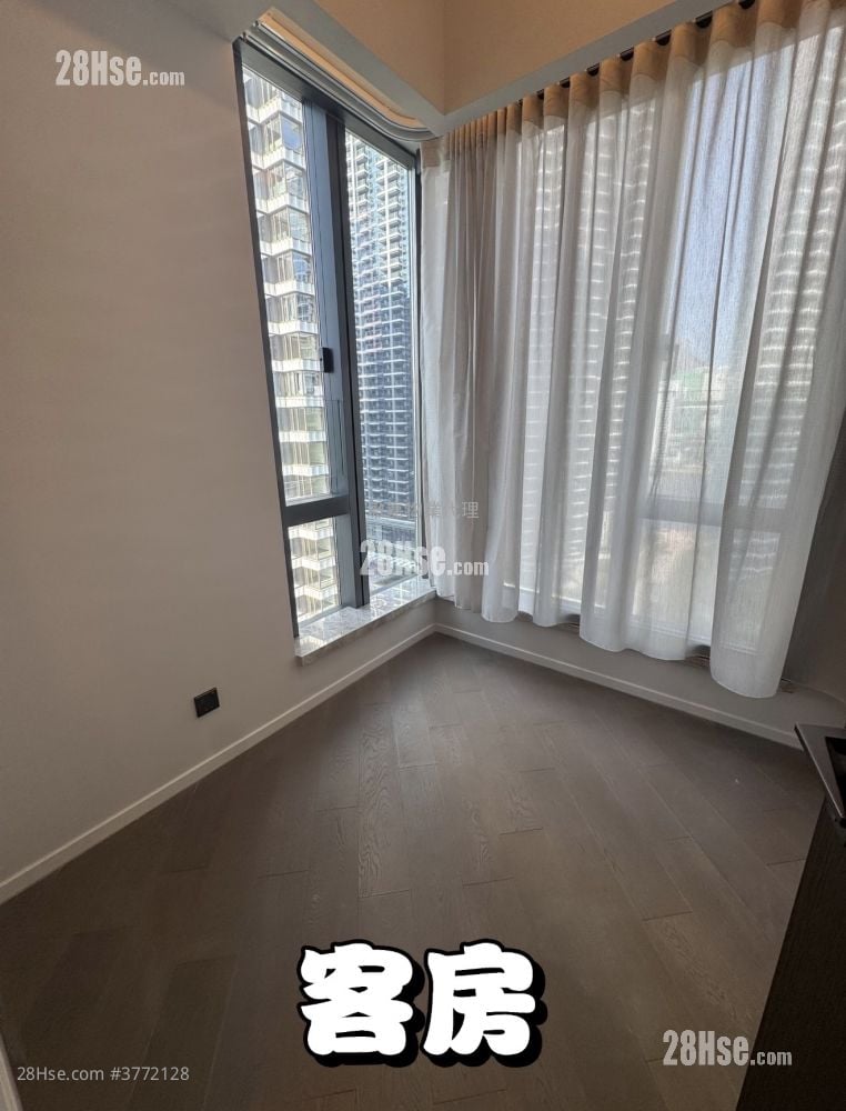 The Knightsbridge Sell 3 Bedrooms , 1 Bathroom 635 ft²