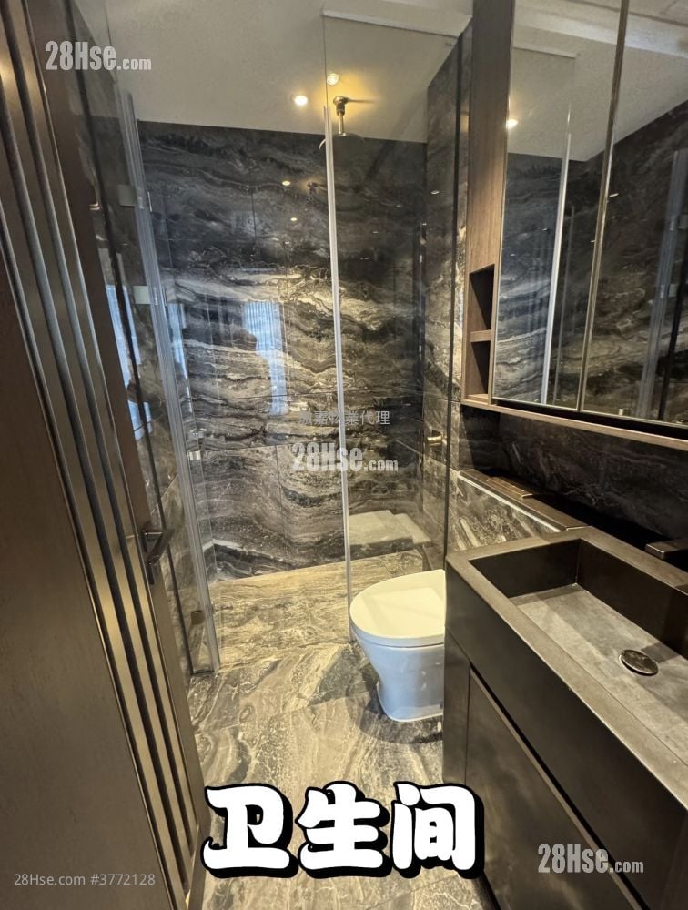 The Knightsbridge Sell 3 Bedrooms , 1 Bathroom 635 ft²