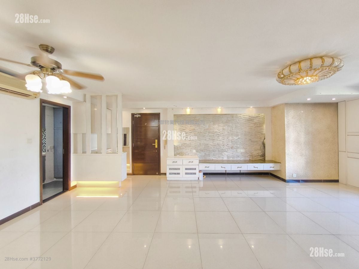 Mei Foo Sun Chuen Sell 4 Bedrooms , 2 Bathrooms 1,121 ft²