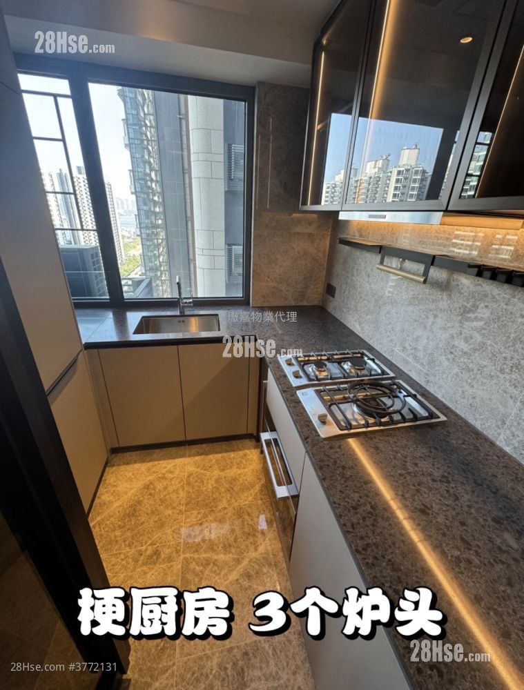 The Knightsbridge Sell 3 Bedrooms , 1 Bathroom 635 ft²