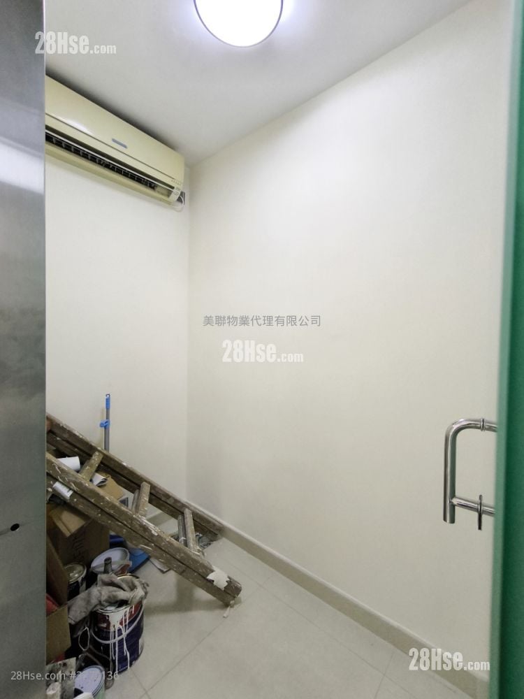 Mei Foo Sun Chuen Sell 3 Bedrooms , 2 Bathrooms 694 ft²