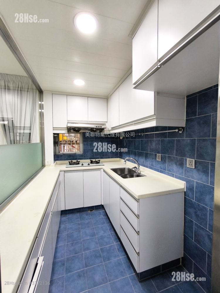 Mei Foo Sun Chuen Sell 3 Bedrooms , 2 Bathrooms 694 ft²