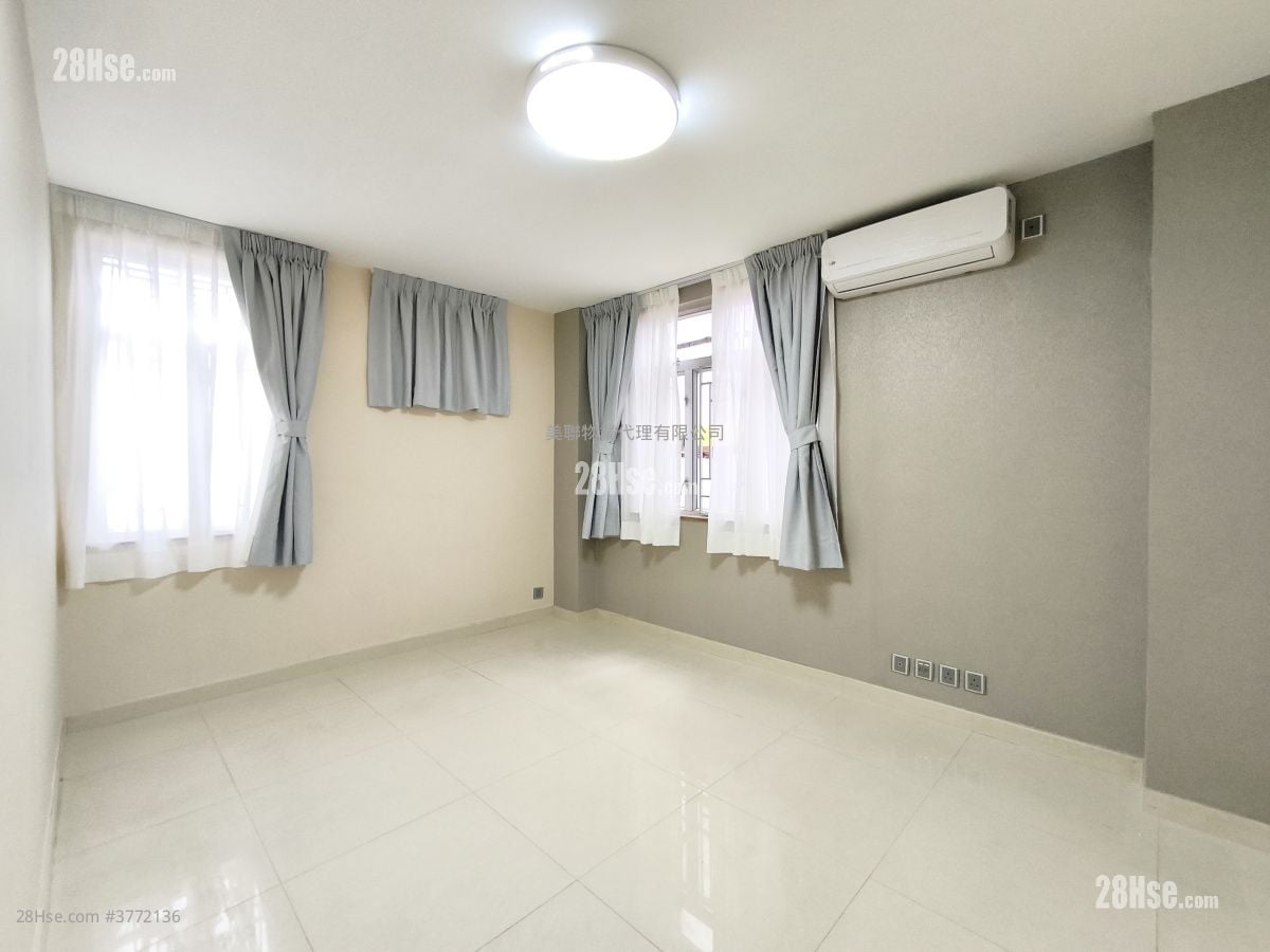 Mei Foo Sun Chuen Sell 3 Bedrooms , 2 Bathrooms 694 ft²