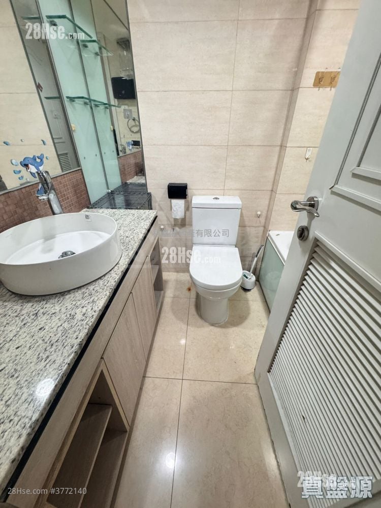 Central Park Towers Sell 3 Bedrooms , 1 Bathroom 578 ft²