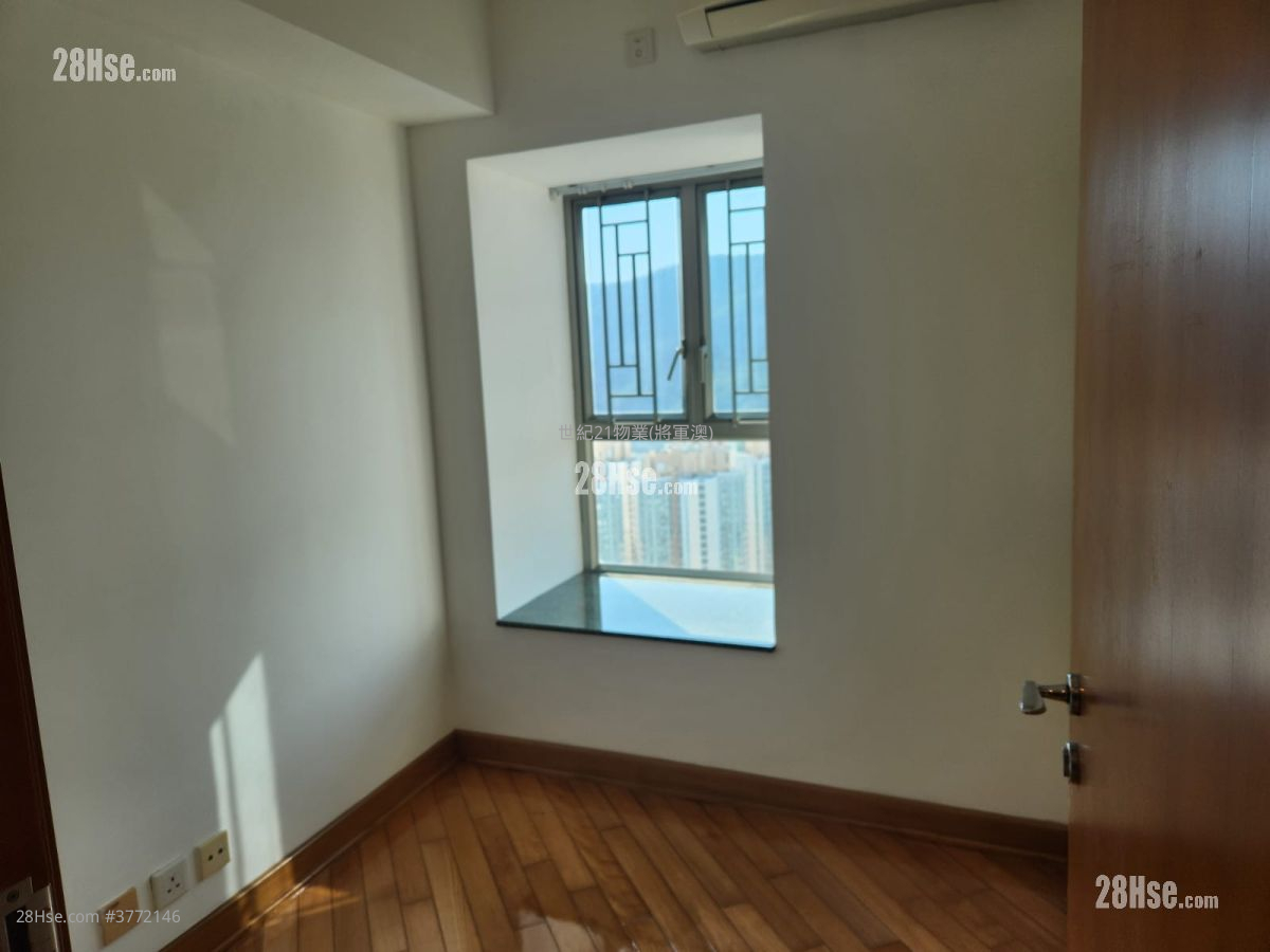 Park Central Sell 3 Bedrooms 648 ft²