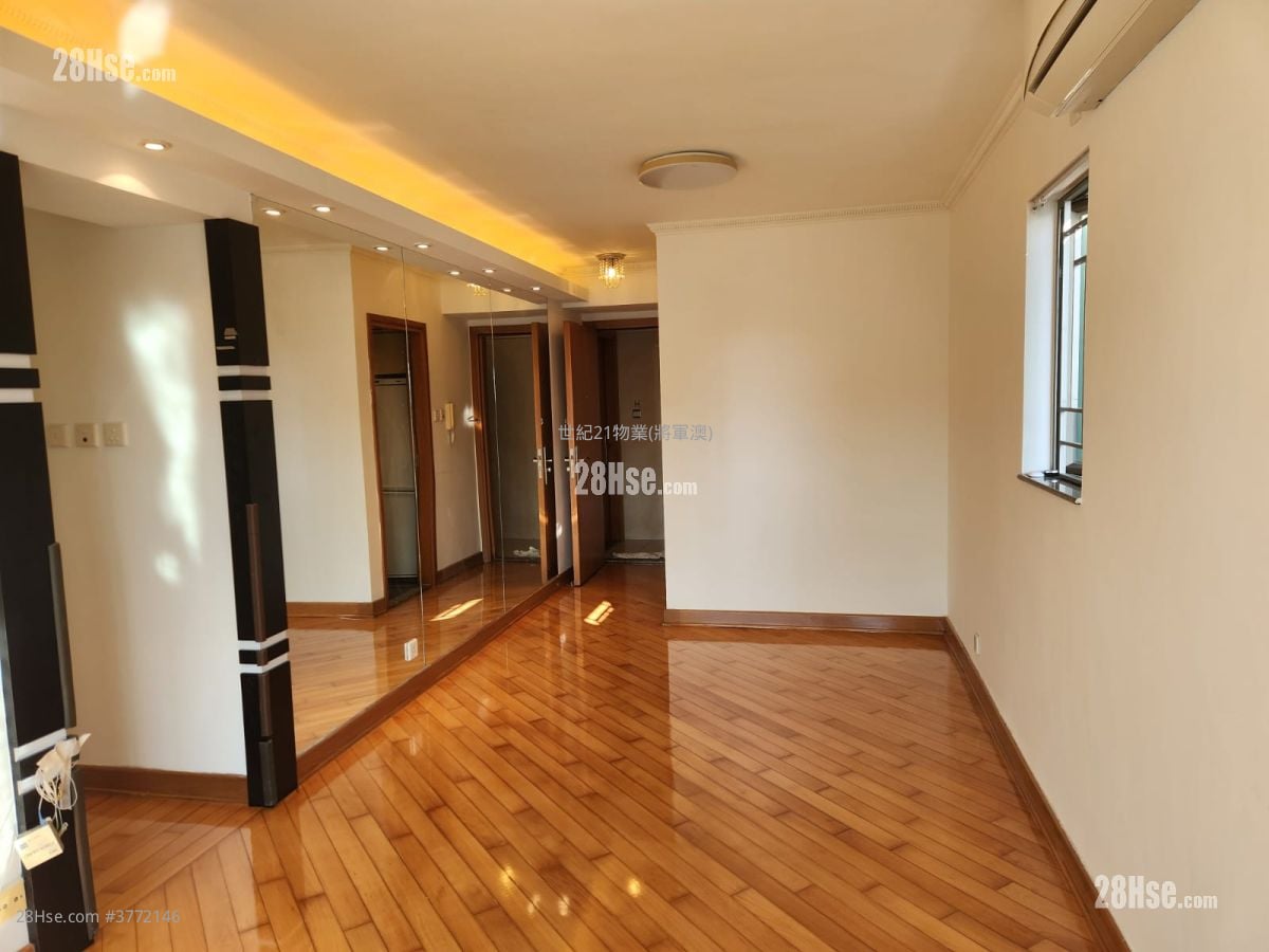 Park Central Sell 3 Bedrooms 648 ft²