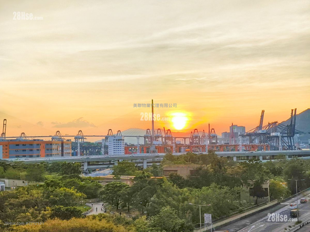 Mei Foo Sun Chuen Sell 3 Bedrooms , 2 Bathrooms 906 ft²