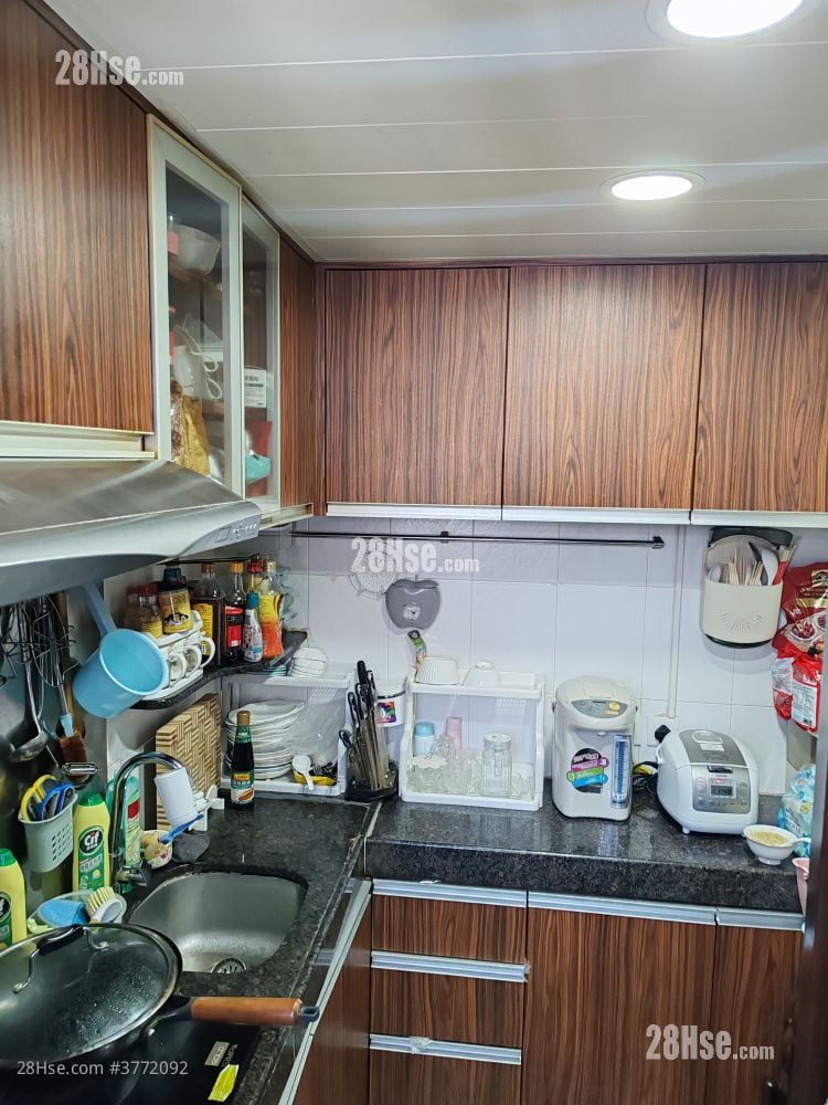 Chuk Yuen (North) Estate Sell 2 Bedrooms , 1 Bathroom 381 ft²