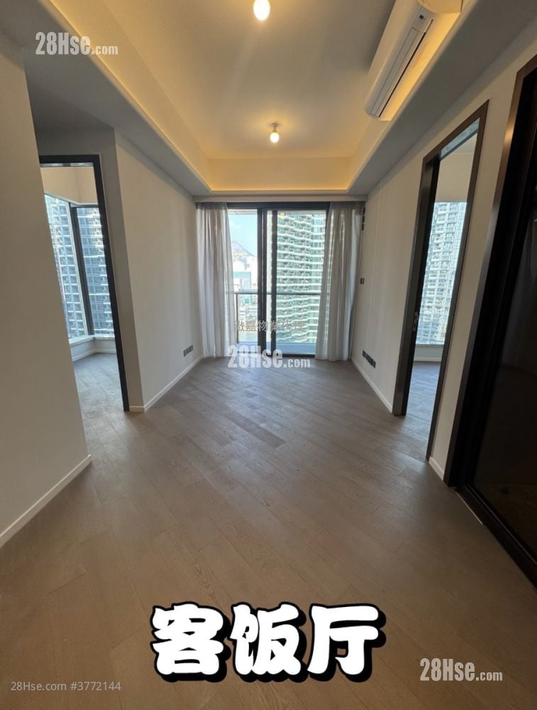 The Knightsbridge Sell 3 Bedrooms , 1 Bathroom 635 ft²