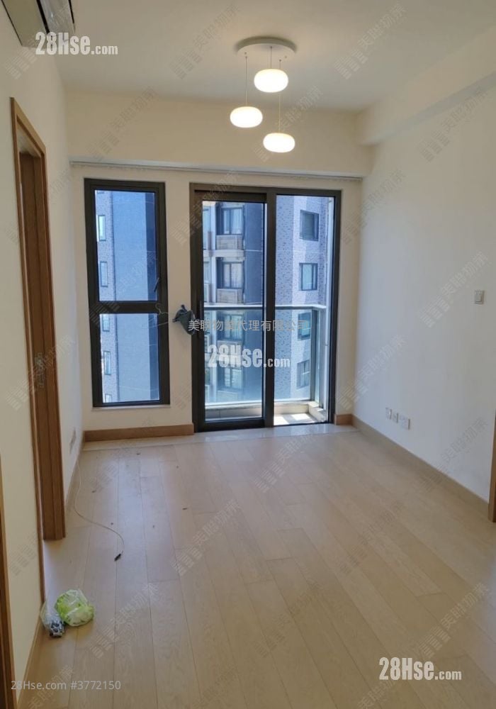 Victoria Skye Sell 2 Bedrooms 504 ft²