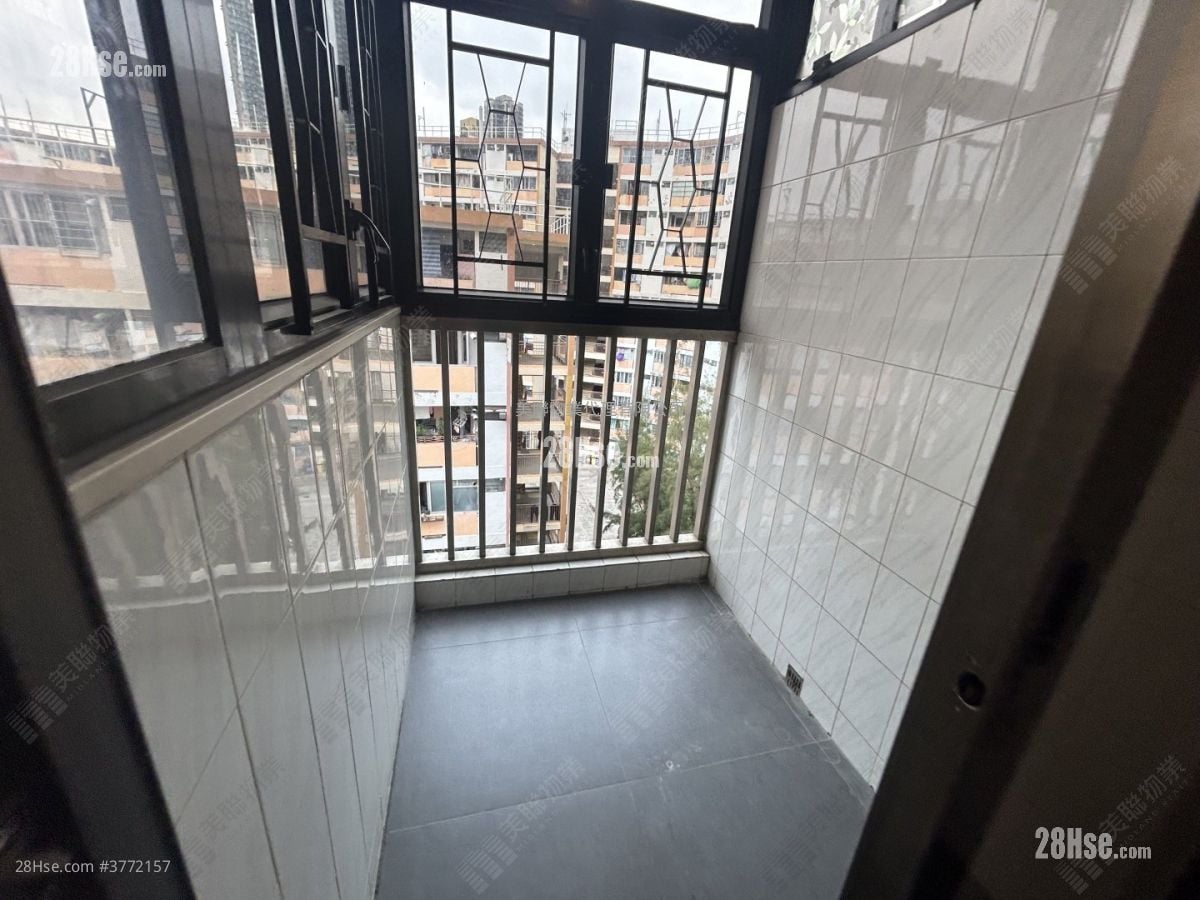 Garfield Court Sell 2 Bedrooms 897 ft²